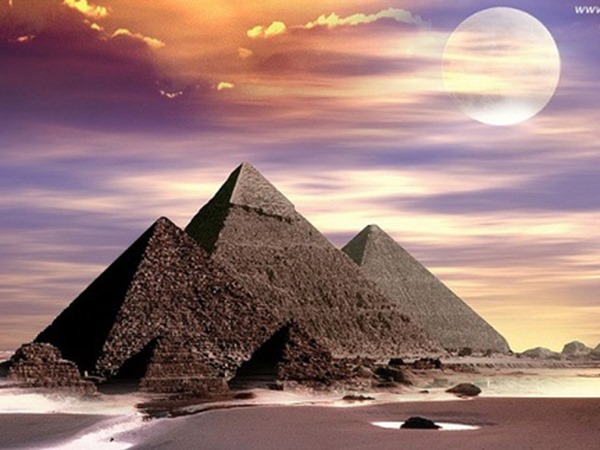 Mơ thấy kim tự tháp dự báo điềm hên hay xui, đánh con gì?