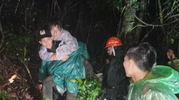 Tin tức du lịch 25/07: Giải cứu 3 du khách lạc trong rừng nguyên sinh